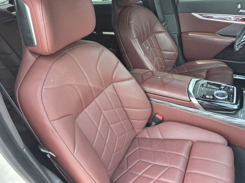 Certified 2024 BMW 760i xDrive w/ Executive Package AWD/4WD image 29