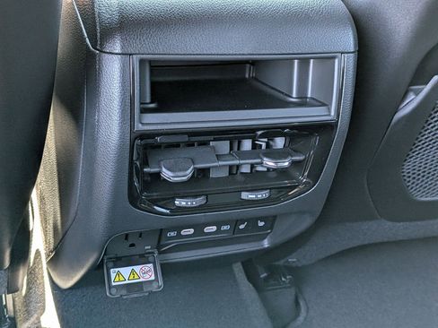 New 2026 Jeep Grand Cherokee Limited RWD image 25
