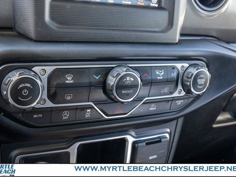 Certified 2023 Jeep Gladiator Sport image 21