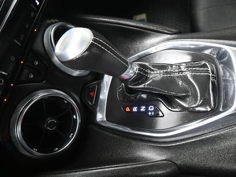 Used 2019 Chevrolet Camaro LT image 17