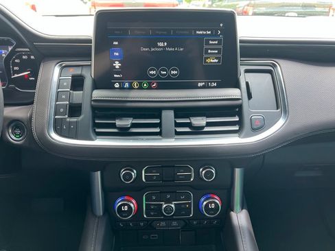 Used 2021 GMC Yukon XL SLT w/ Rear Media and Nav Package AWD/4WD image 28