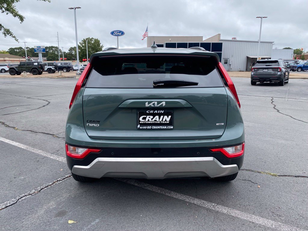 Used 2026 Kia Niro FWD image 3