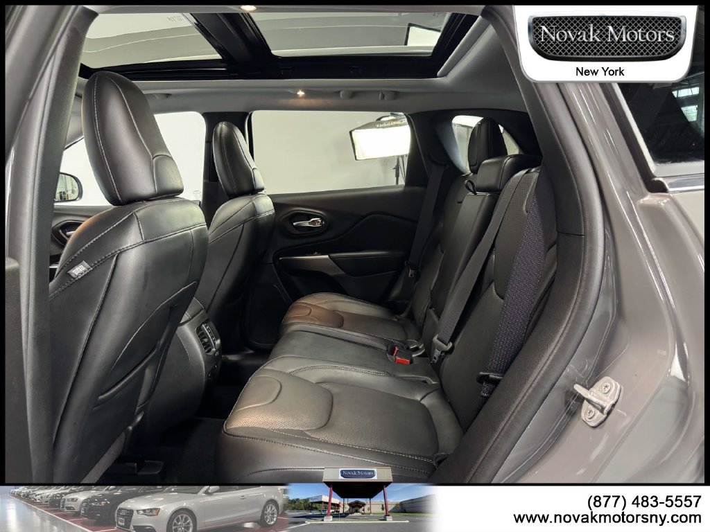 Used 2021 Jeep Cherokee Limited w/ Elite Package AWD/4WD image 13