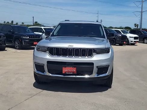 Used 2022 Jeep Grand Cherokee L Limited w/ Luxury Tech Group II AWD/4WD image 3