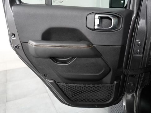 Used 2025 Jeep Wrangler Unlimited Sahara AWD/4WD image 18