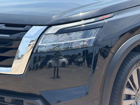 Used 2023 Nissan Pathfinder SL w/ SL Premium Package AWD/4WD image 11