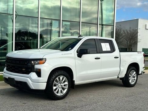 Used 2023 Chevrolet Silverado 1500 Custom image 4