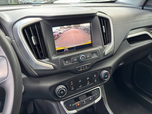 Used 2024 GMC Terrain SLE FWD image 26
