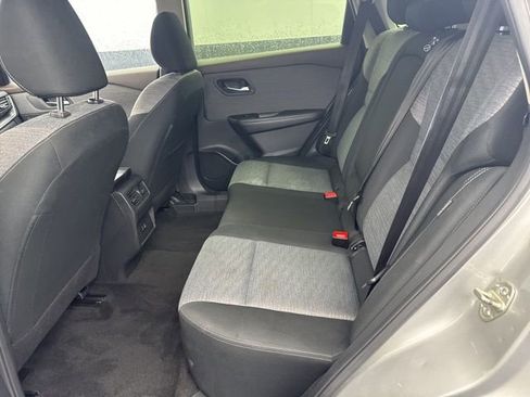 Used 2023 Nissan Rogue SV image 17