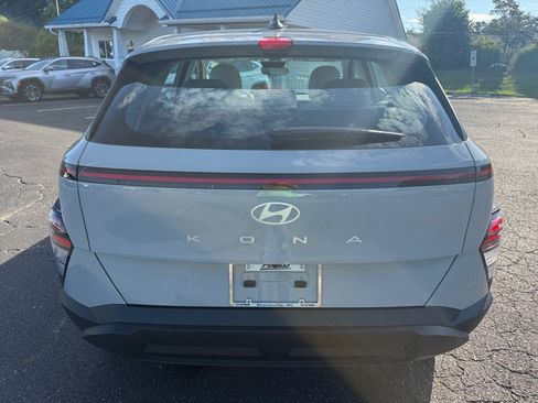 Used 2026 Hyundai Kona SE FWD image 14