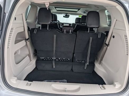 Used 2024 Chrysler Pacifica Limited image 24