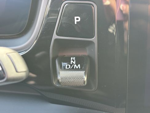 Used 2024 Porsche Cayenne image 30