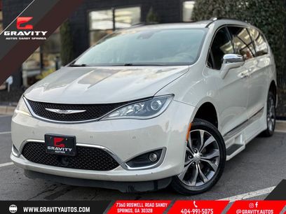 Used 2017 Chrysler Pacifica Limited w/ Advanced Safetytec Group