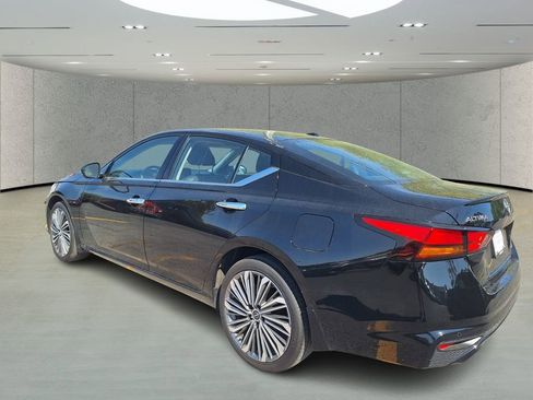 Certified 2025 Nissan Altima 2.5 SL image 3