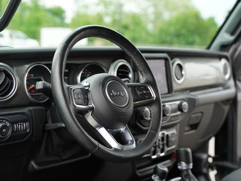 Used 2020 Jeep Wrangler Unlimited Sahara AWD/4WD image 27