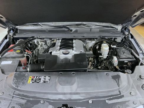 Used 2017 Cadillac Escalade Platinum image 28