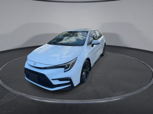 Used 2025 Toyota Corolla SE image 6