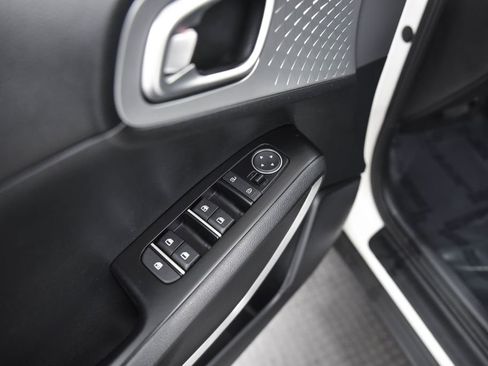 Used 2024 Kia Soul LX w/ Option Group 015 image 10