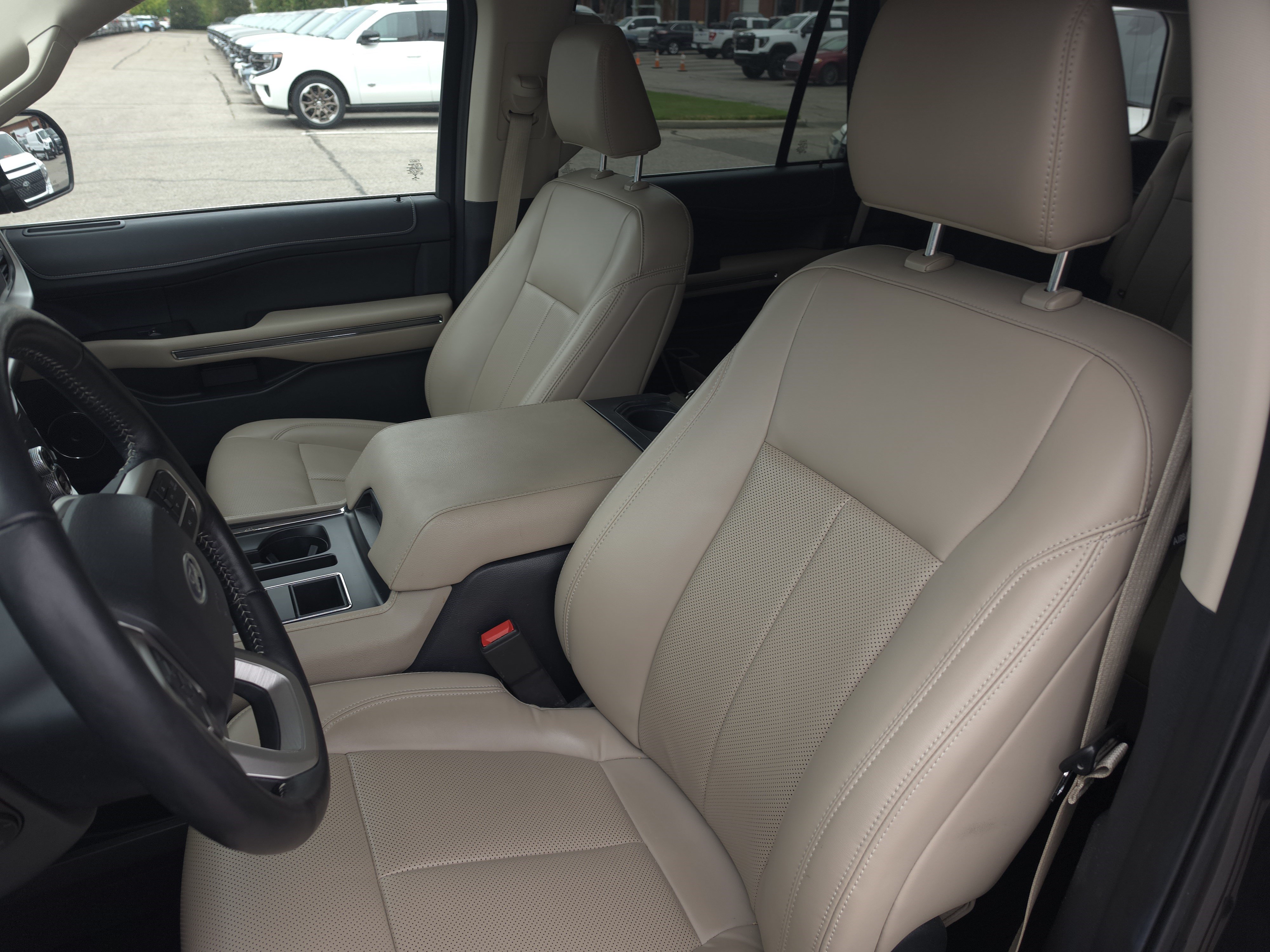 Certified 2022 Ford Expedition XLT RWD image 16