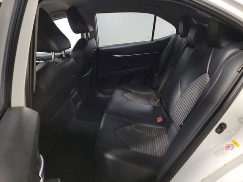 Used 2019 Toyota Camry SE FWD image 21
