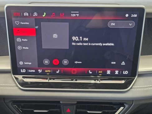 New 2026 Volkswagen Tiguan SE R-Line FWD image 16