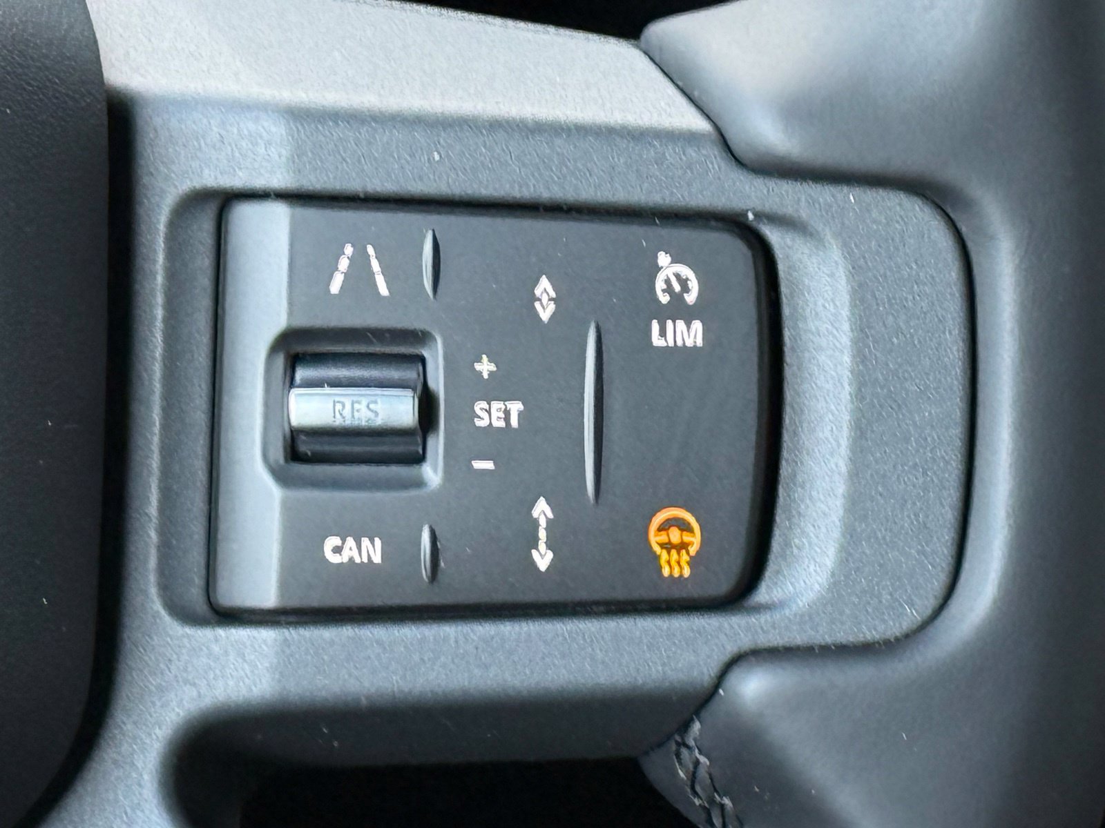 New 2026 Land Rover Defender 110 X-Dynamic SE AWD/4WD image 34