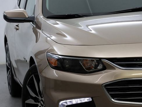 Used 2018 Chevrolet Malibu LT image 4