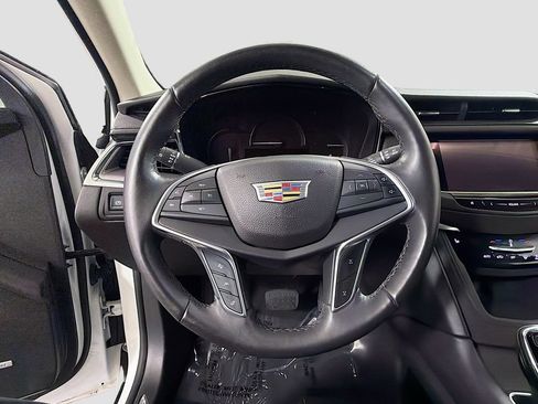 Used 2017 Cadillac XT5 Luxury w/ Driver Awareness Package FWD image 14