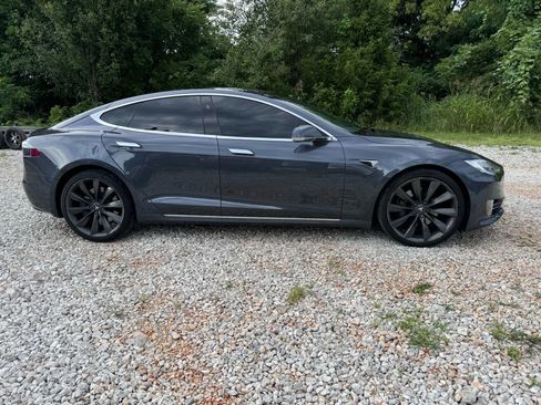 Used 2017 Tesla Model S 75 image 4