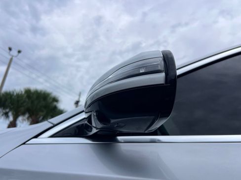 Used 2019 Mercedes-Benz E 300 image 24