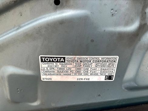 Used 2021 Toyota Prius LE AWD/4WD image 31