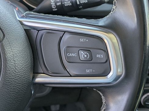 Used 2020 Jeep Wrangler Unlimited Sahara AWD/4WD image 20