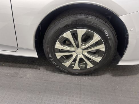 Used 2019 Toyota Prius LE image 29