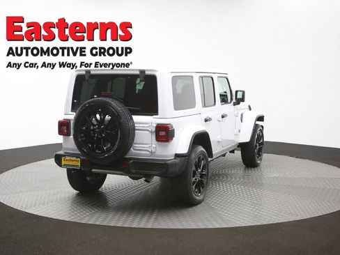Used 2025 Jeep Wrangler Unlimited Sahara w/ Safety Group AWD/4WD image 41
