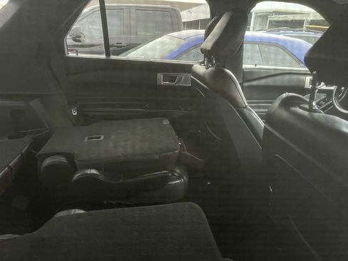 Used 2020 Ford Explorer Platinum w/ Premium Technology Package AWD/4WD image 7