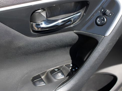 Used 2014 Nissan Altima 2.5 SV w/ Convenience Package image 11