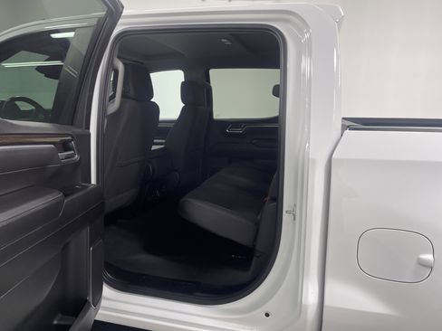 Used 2025 Chevrolet Silverado 1500 LT image 13
