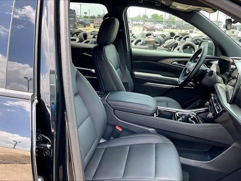 Used 2024 Chevrolet Traverse LT FWD image 30