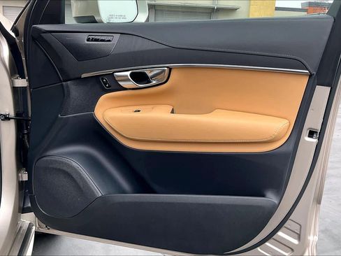 Used 2023 Volvo XC90 B6 Ultimate image 27