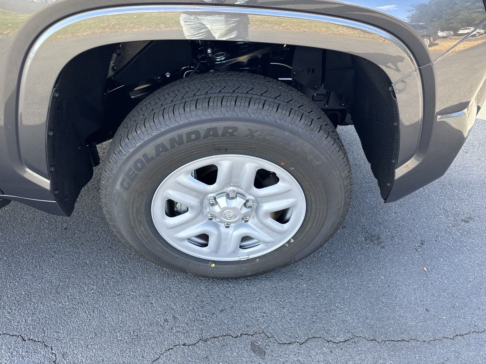 New 2025 Toyota Tundra SR w/ SR Tow Package AWD/4WD image 10