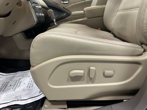 Used 2014 Nissan Murano LE w/ Platinum Edition Package image 12