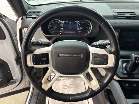 Used 2023 Land Rover Defender 110 SE image 16