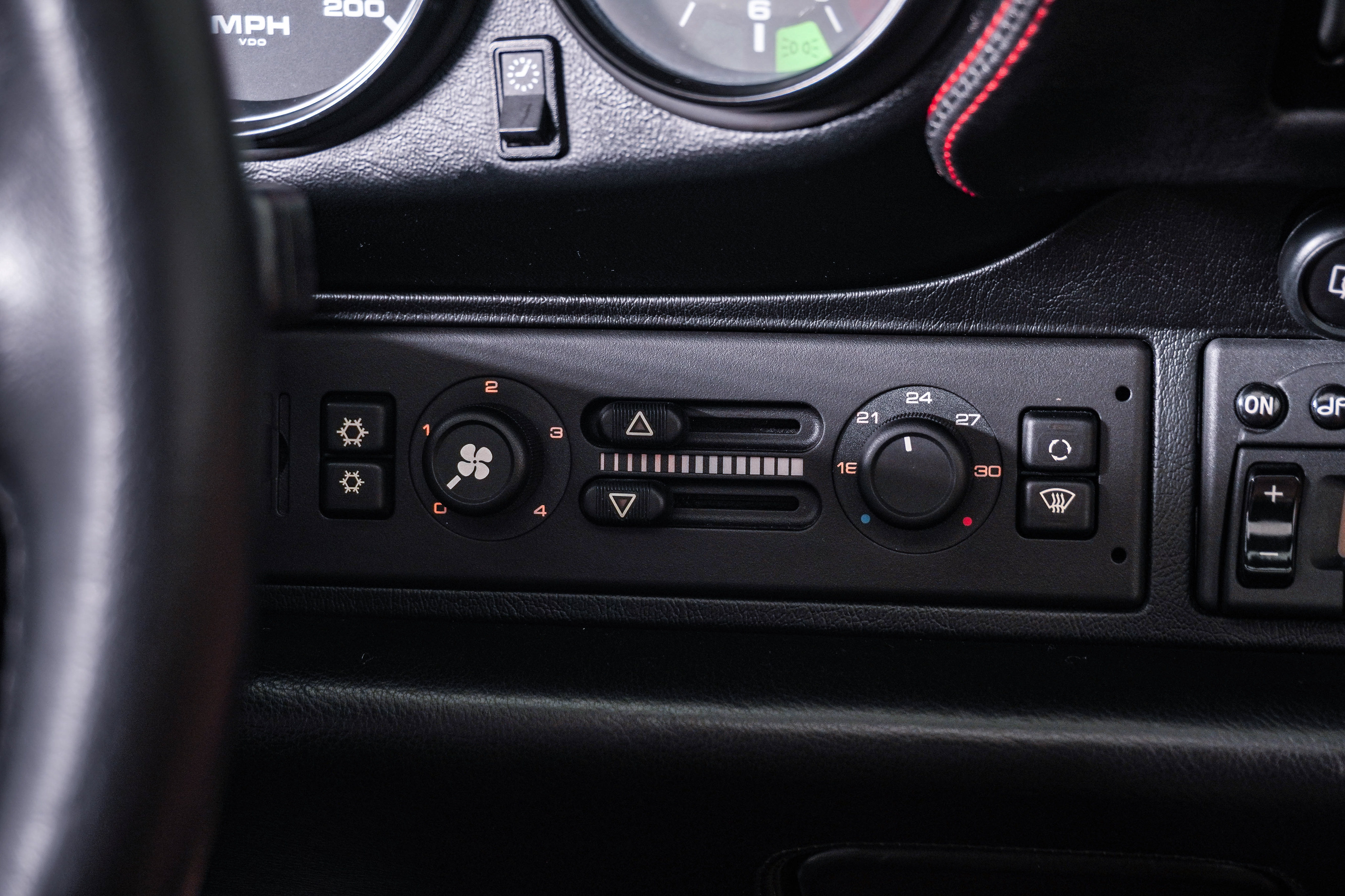Used 1997 Porsche 911 Turbo AWD/4WD image 32