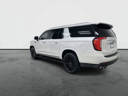 Used 2021 GMC Yukon XL Denali w/ Denali Premium Package image 9
