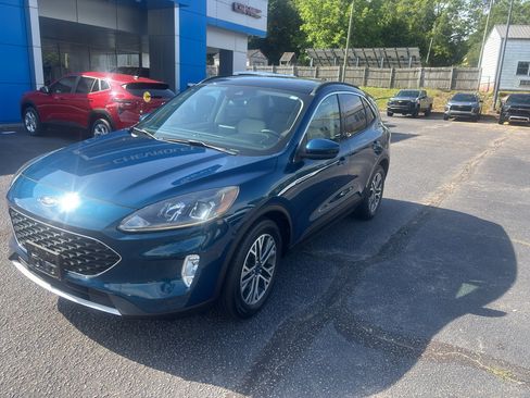 Used 2020 Ford Escape SEL FWD image 2