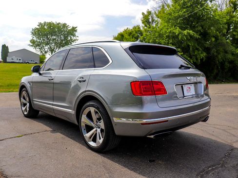 Used 2017 Bentley Bentayga W12 AWD image 8
