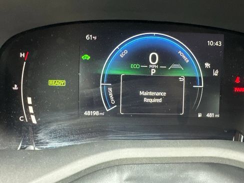 Used 2025 Toyota Camry SE FWD image 1