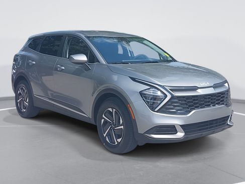 New 2025 Kia Sportage LX image 3