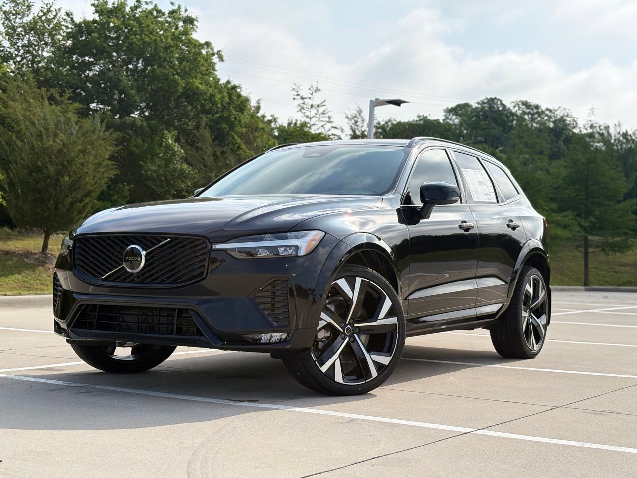 New 2026 Volvo XC60 B5 Ultra w/ Protection Package Premier AWD/4WD image 2