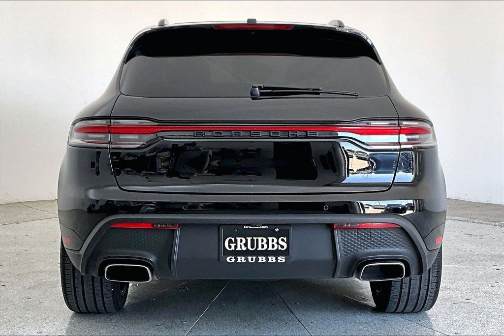 Used 2024 Porsche Macan w/ Premium Plus Package AWD/4WD image 4